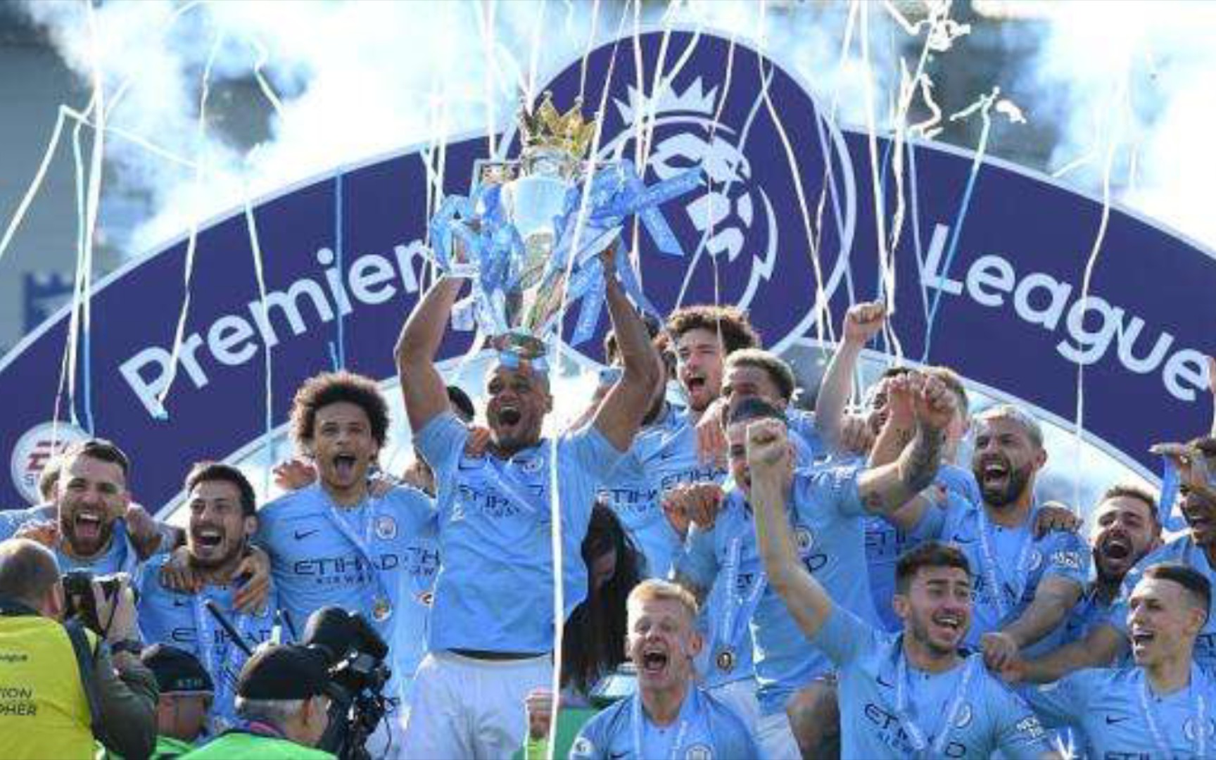 育活动中展 育活动中展